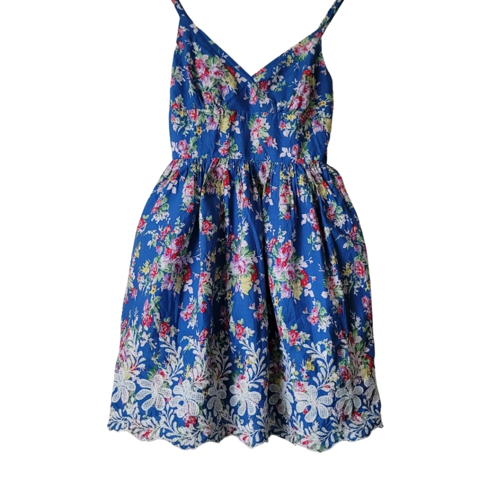 Vintage Summer Floral Embroidered Dress Size up to Medium